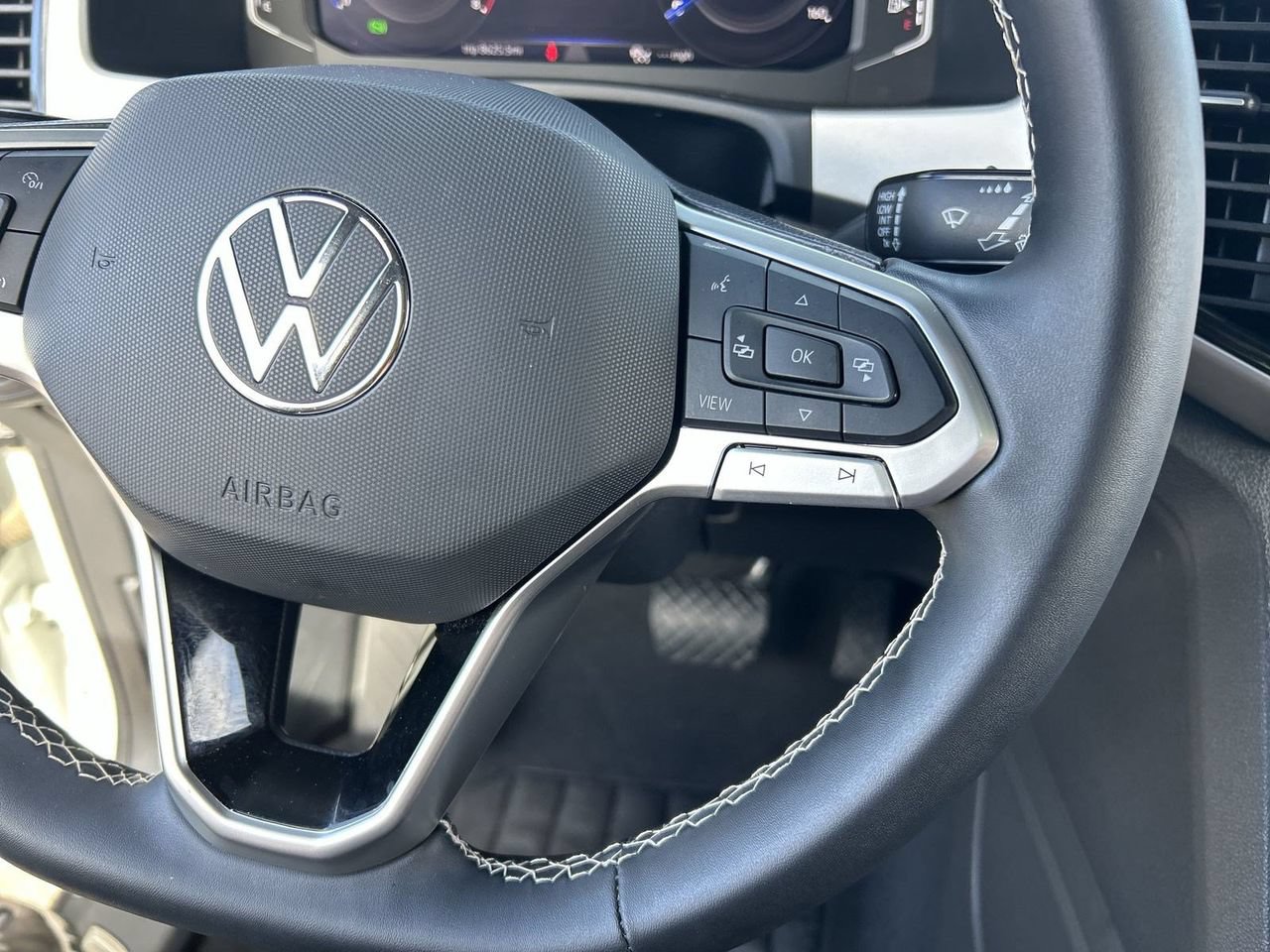 Used 2022 Volkswagen Atlas Cross Sport SE w/ Panoramic Sunroof Package AWD/4WD image 22