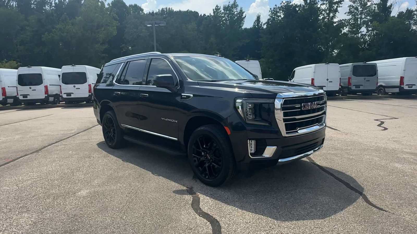 Certified 2023 GMC Yukon SLT AWD/4WD image 2