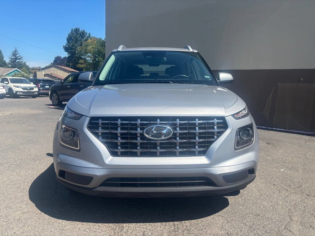 Used 2025 Hyundai Venue SEL FWD image 13