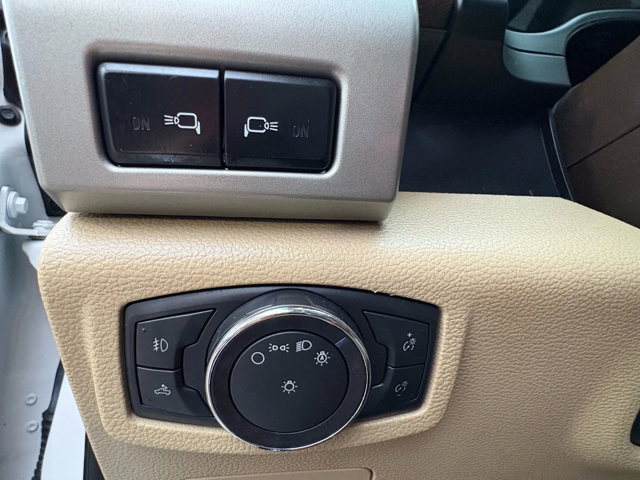 Used 2018 Ford F150 Lariat w/ Equipment Group 502A Luxury image 33