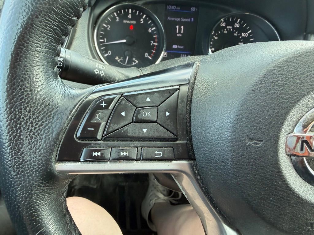 Used 2018 Nissan Rogue SV AWD/4WD image 10