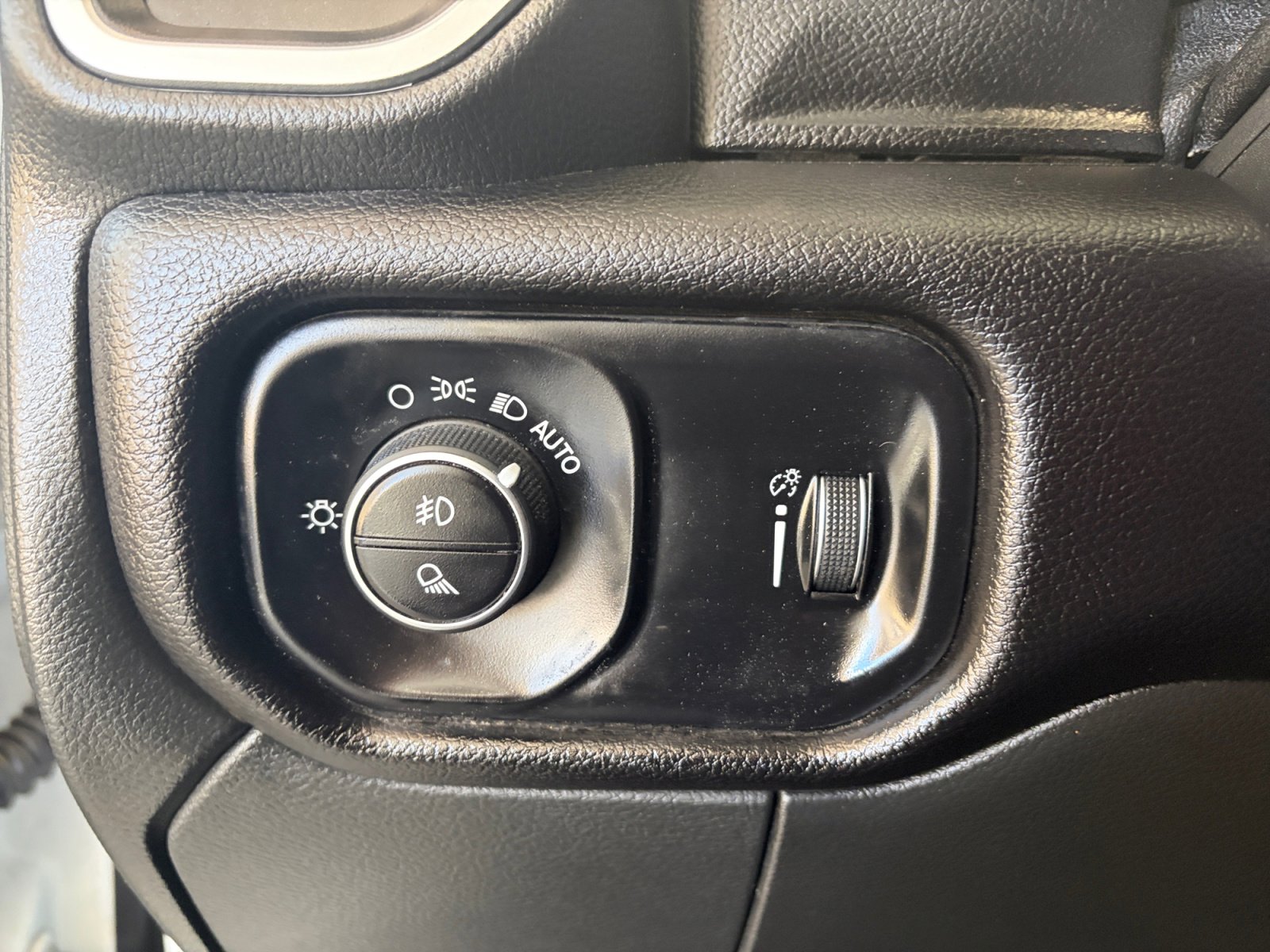 Used 2024 RAM 2500 Big Horn AWD/4WD image 22