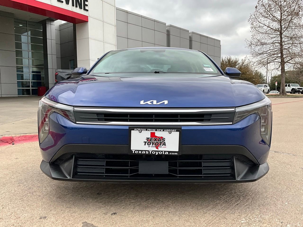 Used 2025 Kia K4 LXS image 3