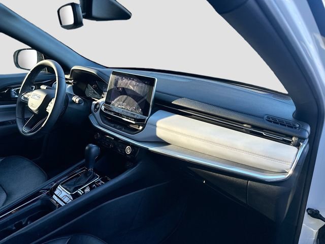 Used 2023 Jeep Compass Limited image 29