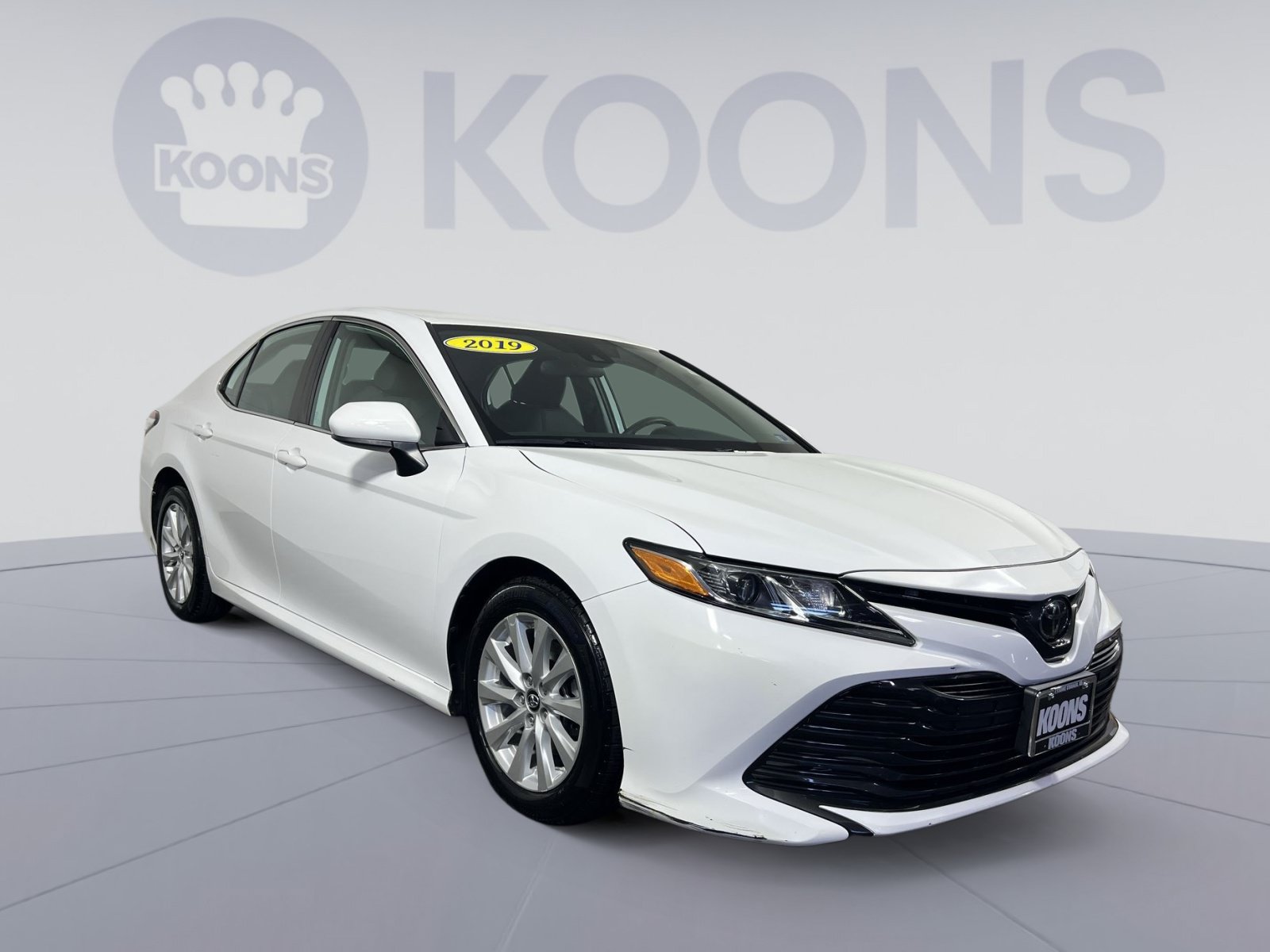 Used 2019 Toyota Camry LE FWD image 1