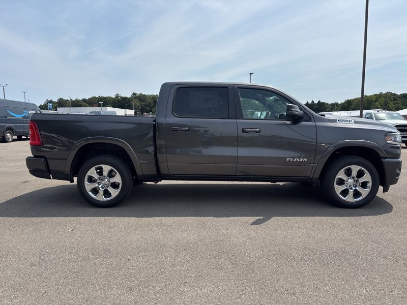 New 2026 RAM 1500 4x4 Crew Cab image 2