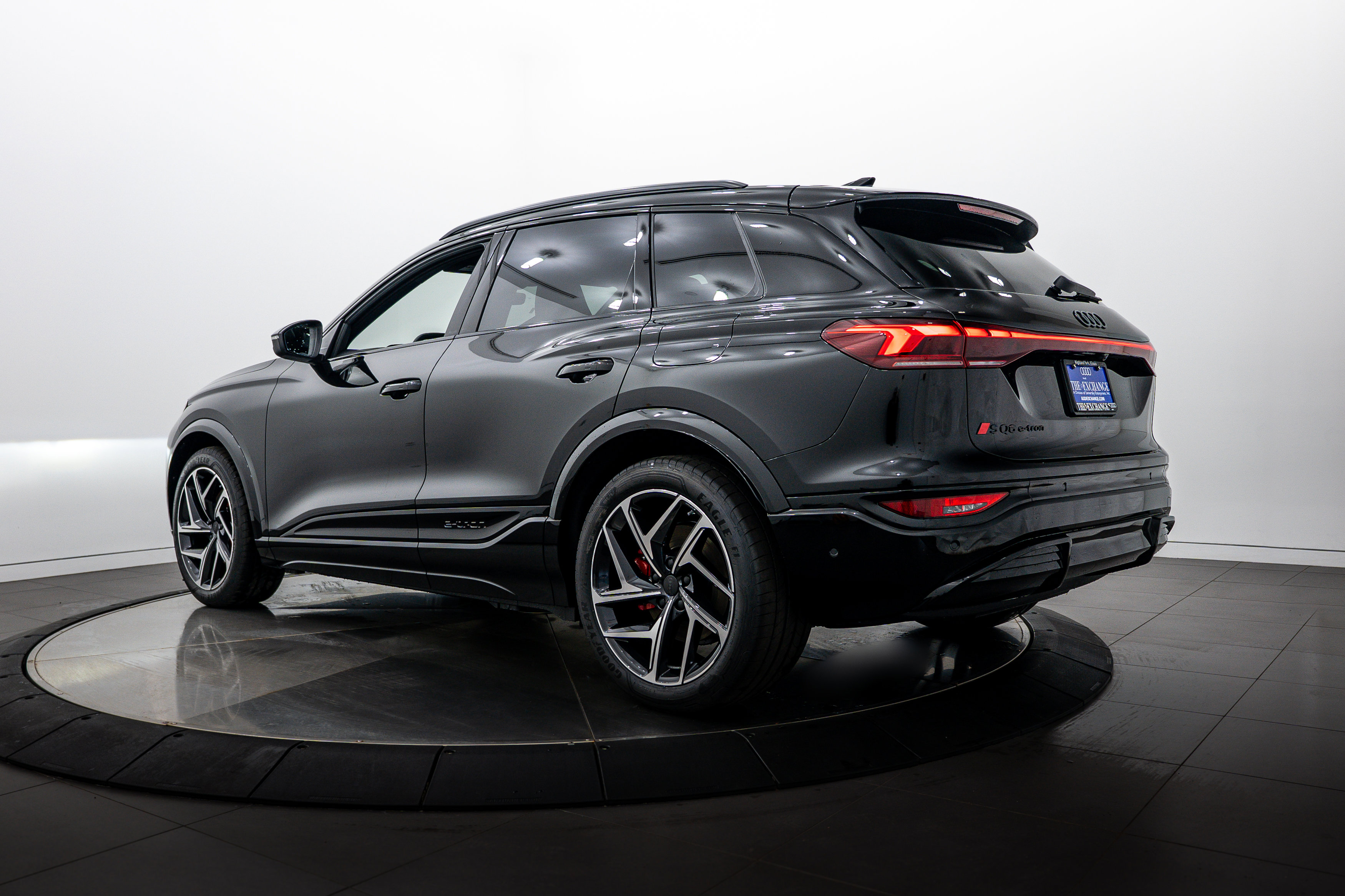 New 2027 Audi SQ6 e-tron Premium Plus AWD/4WD image 5