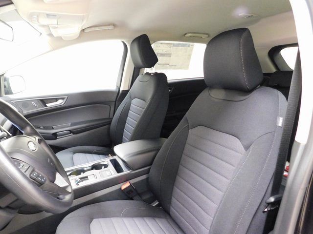 Used 2024 Ford Edge SE w/ Black Appearance Package image 9