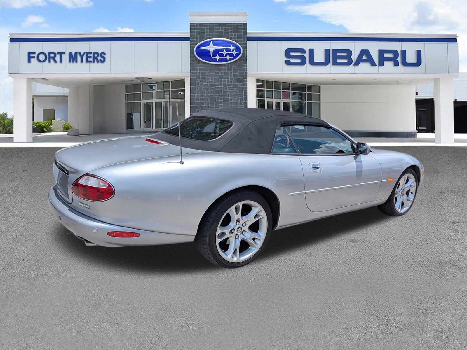 Used 2003 Jaguar XK8 Convertible RWD image 4
