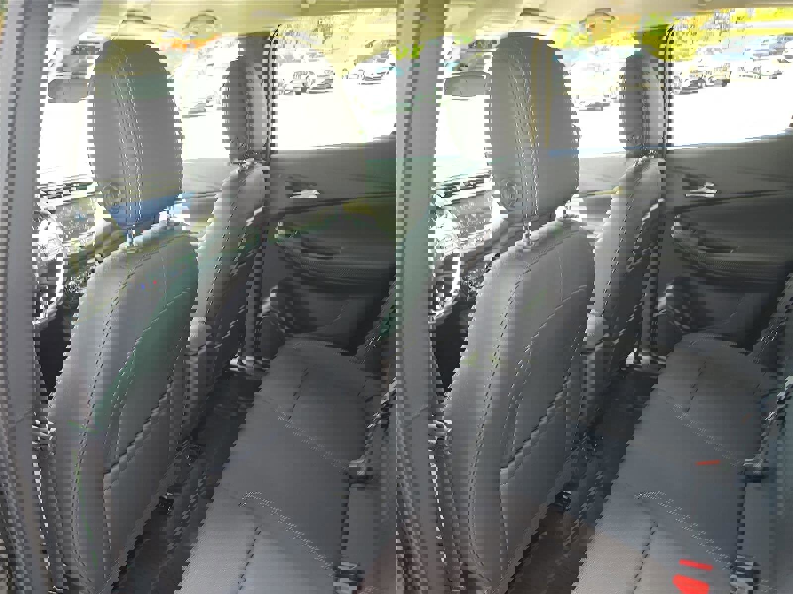 Used 2023 Buick Encore GX Select w/ Sport Touring Package image 9