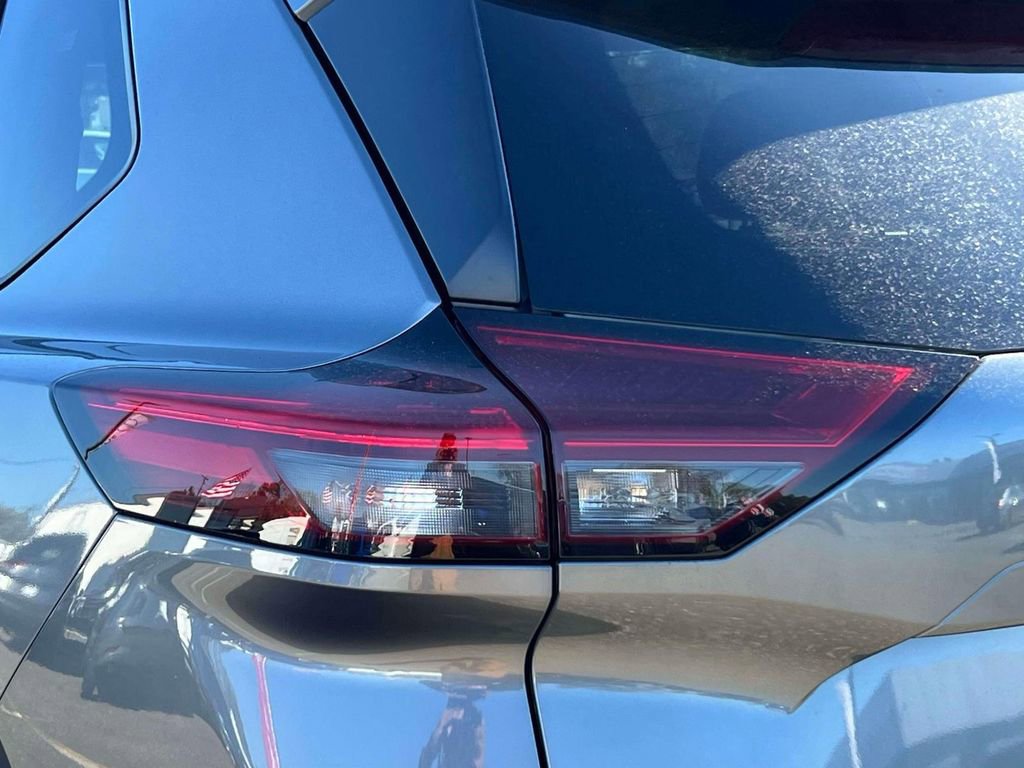 Certified 2024 Nissan Rogue SV image 11
