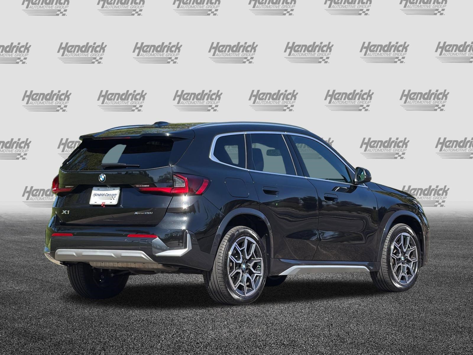 Used 2025 BMW X1 xDrive28i w/ Technology Package image 5