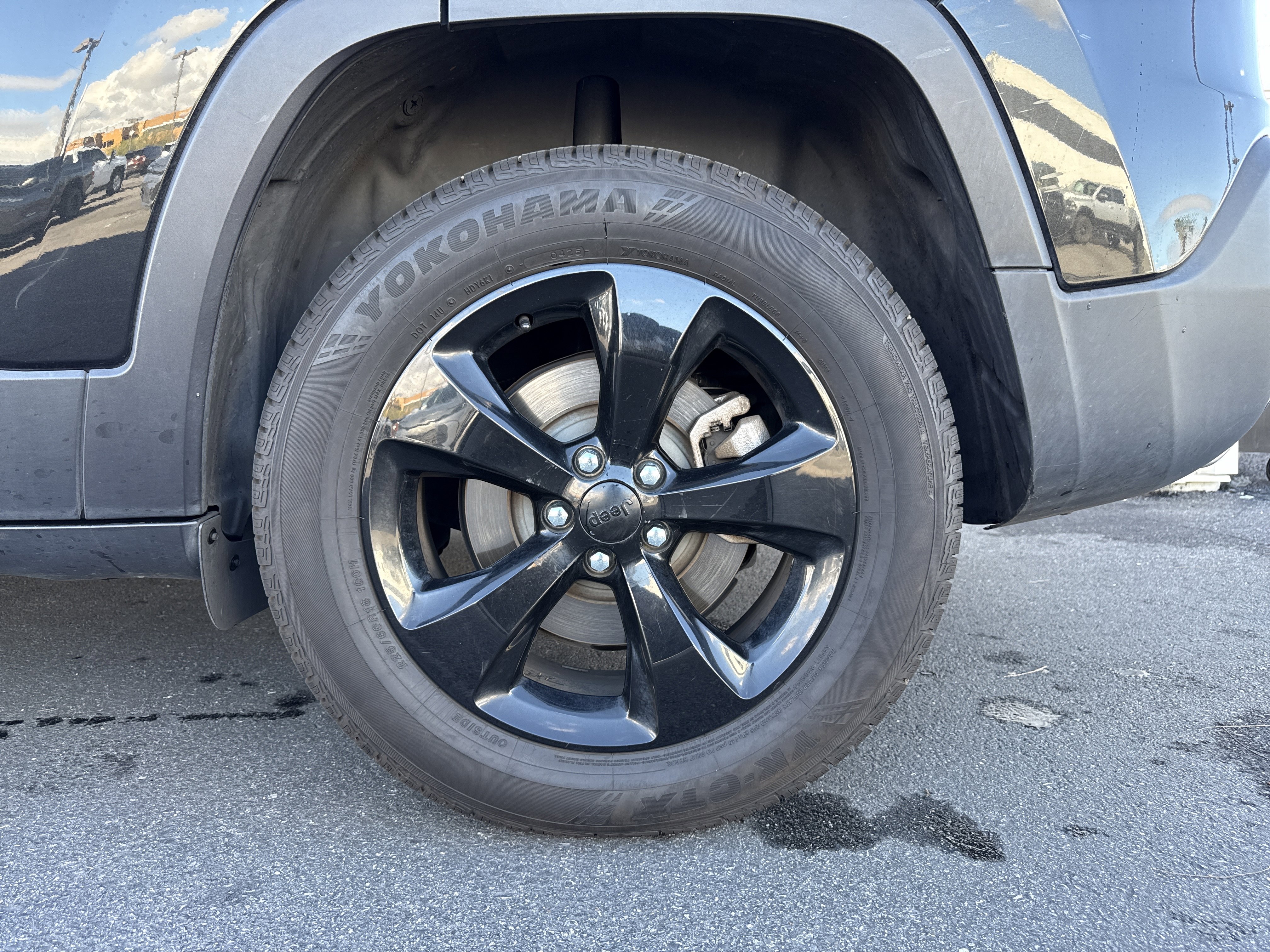 Used 2016 Jeep Cherokee Latitude w/ Comfort/Convenience Group image 3