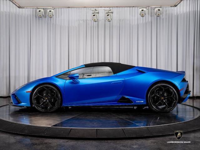 Used 2023 Lamborghini Huracan EVO RWD image 10
