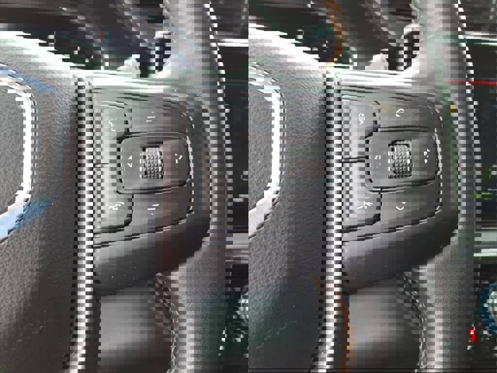 Used 2024 GMC Sierra 1500 AT4 w/ Technology Package image 21