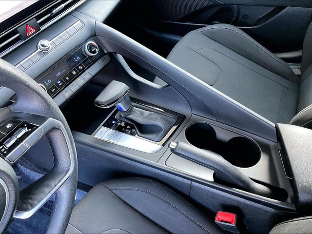 Used 2024 Hyundai Elantra SEL FWD image 12