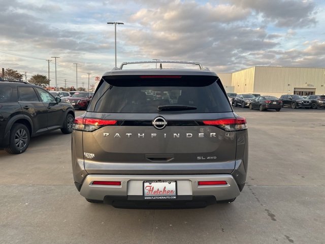 New 2025 Nissan Pathfinder SL image 6
