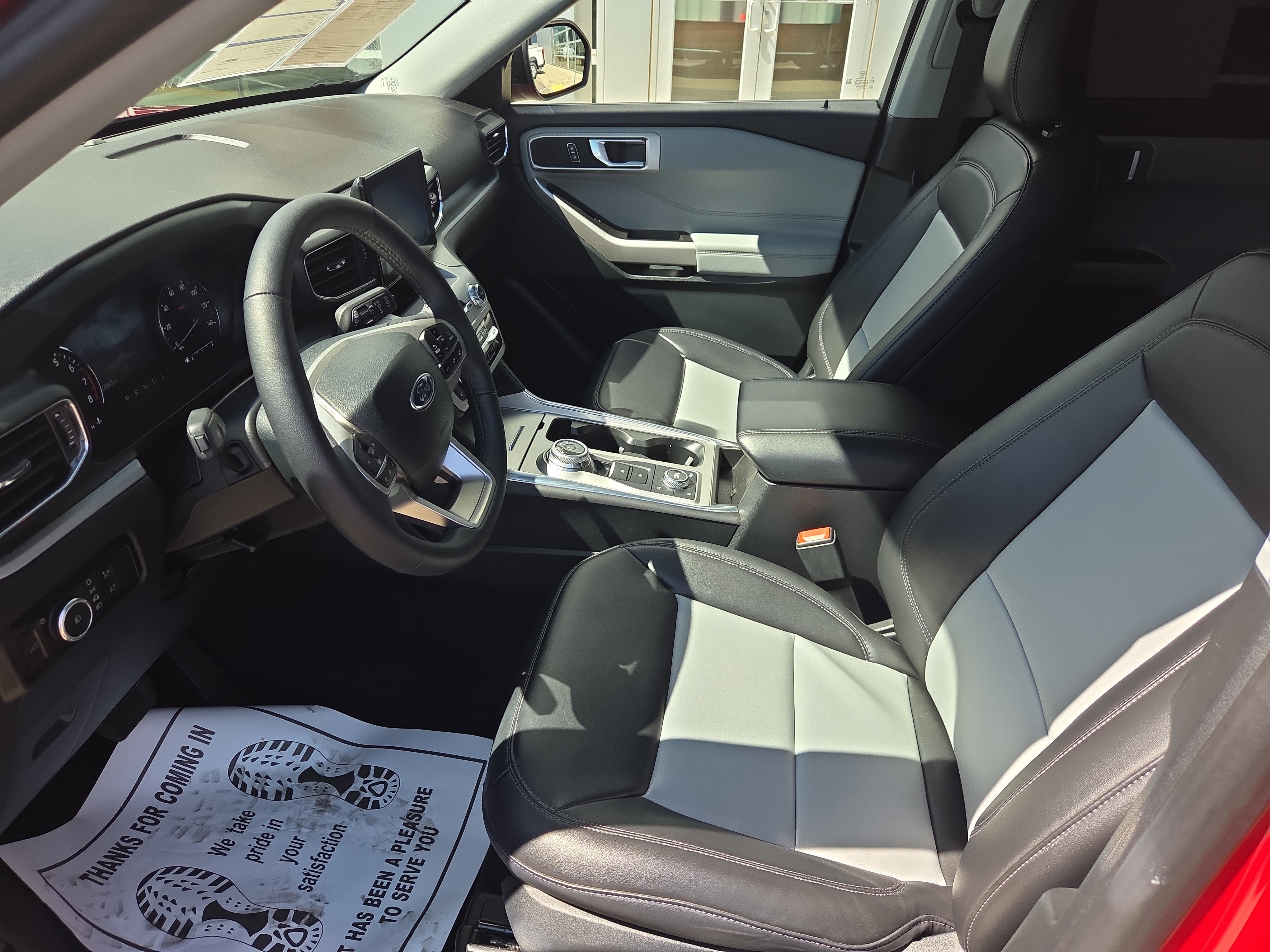 Used 2024 Ford Explorer XLT w/ Equipment Group 202A image 12