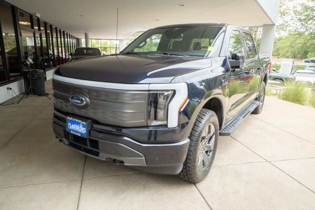 Used 2023 Ford F150 Lightning Lariat AWD/4WD image 3