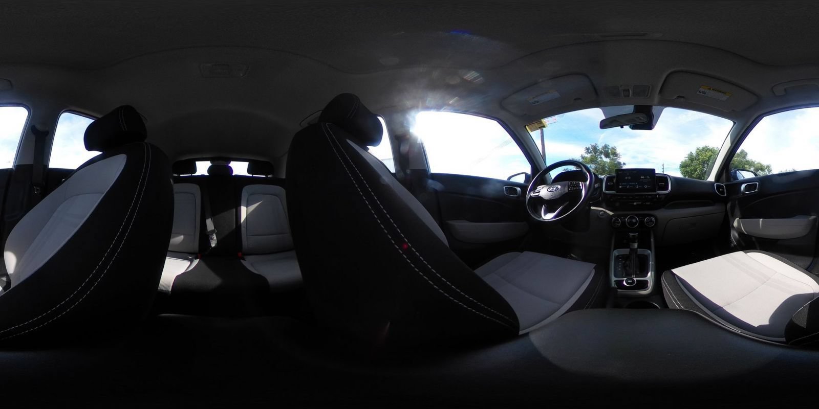Used 2025 Hyundai Venue SEL FWD image 44