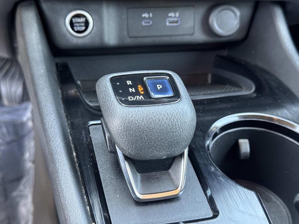 Used 2022 Nissan Rogue SV FWD image 15