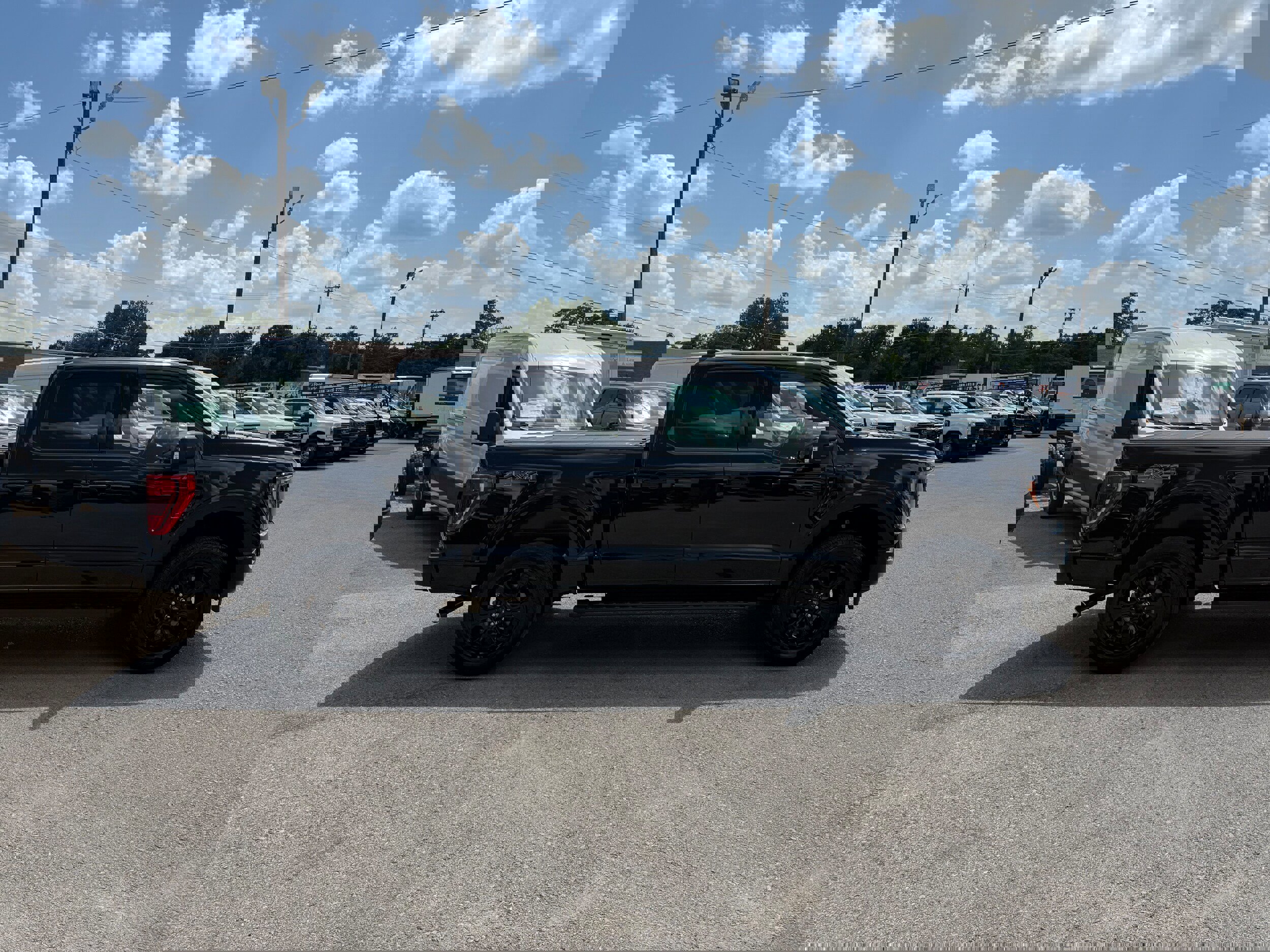 Certified 2022 Ford F150 XLT w/ Equipment Group 302A High image 8