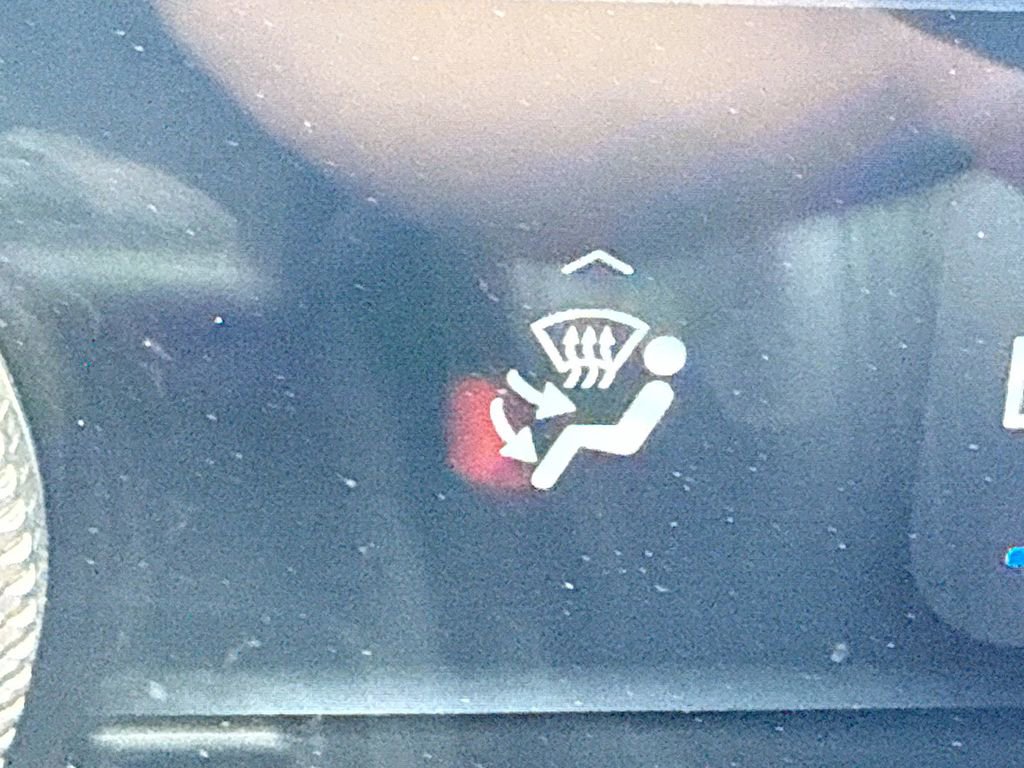 Used 2022 Ford Mustang Mach-E Select image 22