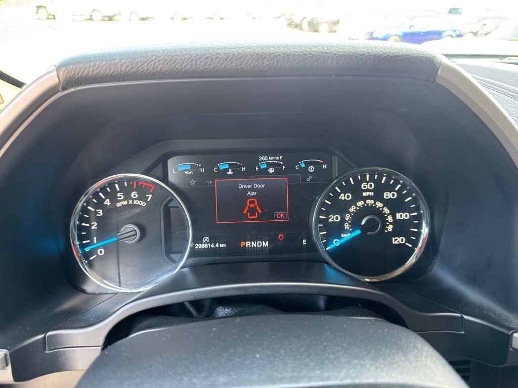 Used 2017 Ford F150 Lariat w/ Equipment Group 502A Luxury AWD/4WD image 22