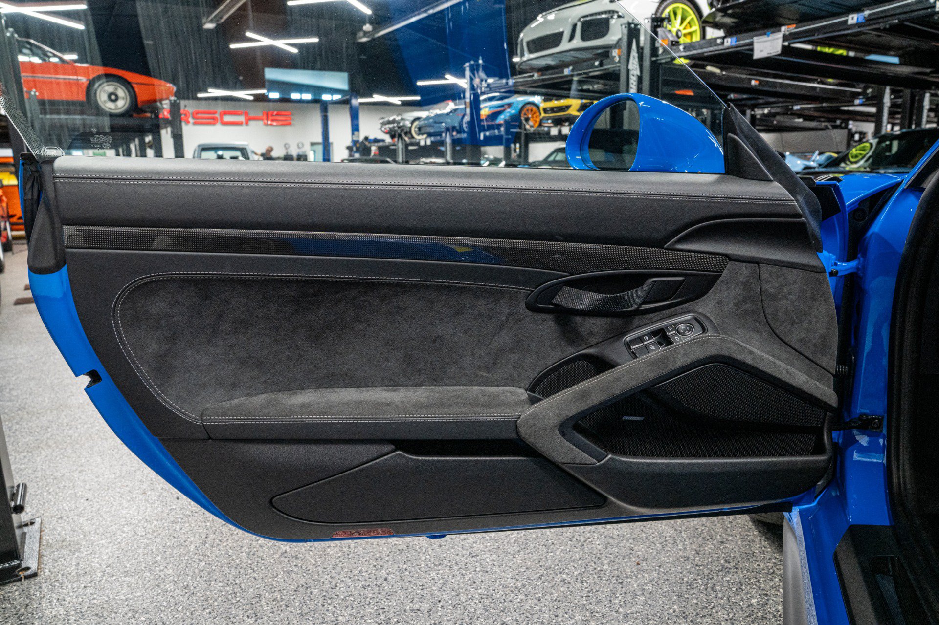 Used 2018 Porsche 911 GT2 RS RWD image 40