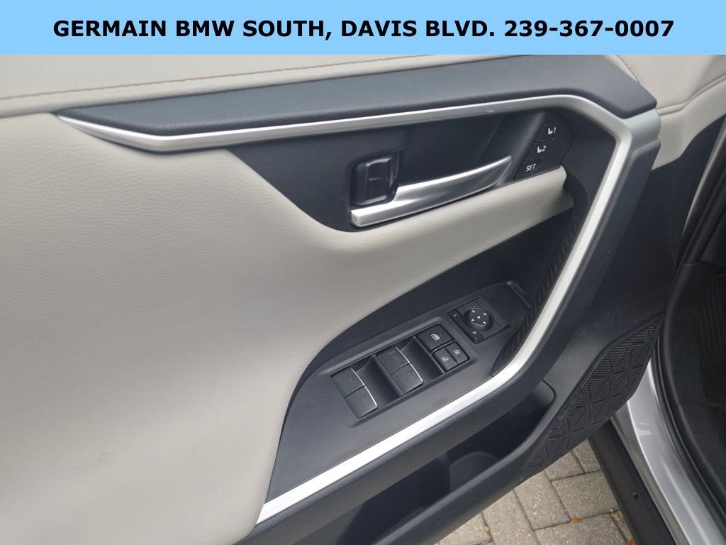 Used 2023 Toyota RAV4 Limited image 33