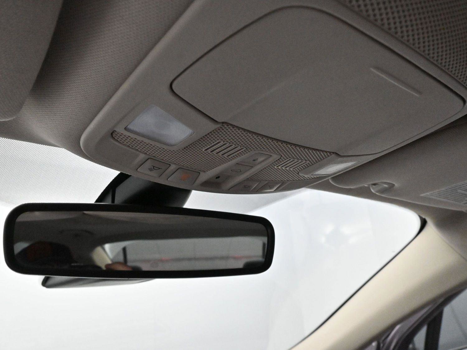 Used 2020 Ford Fusion SE image 26