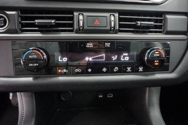 Used 2024 Nissan Pathfinder S AWD/4WD image 17