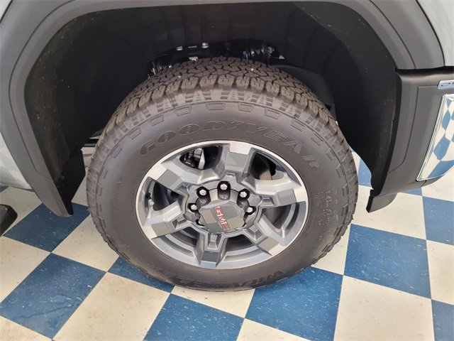 New 2025 GMC Sierra 2500 SLT image 15