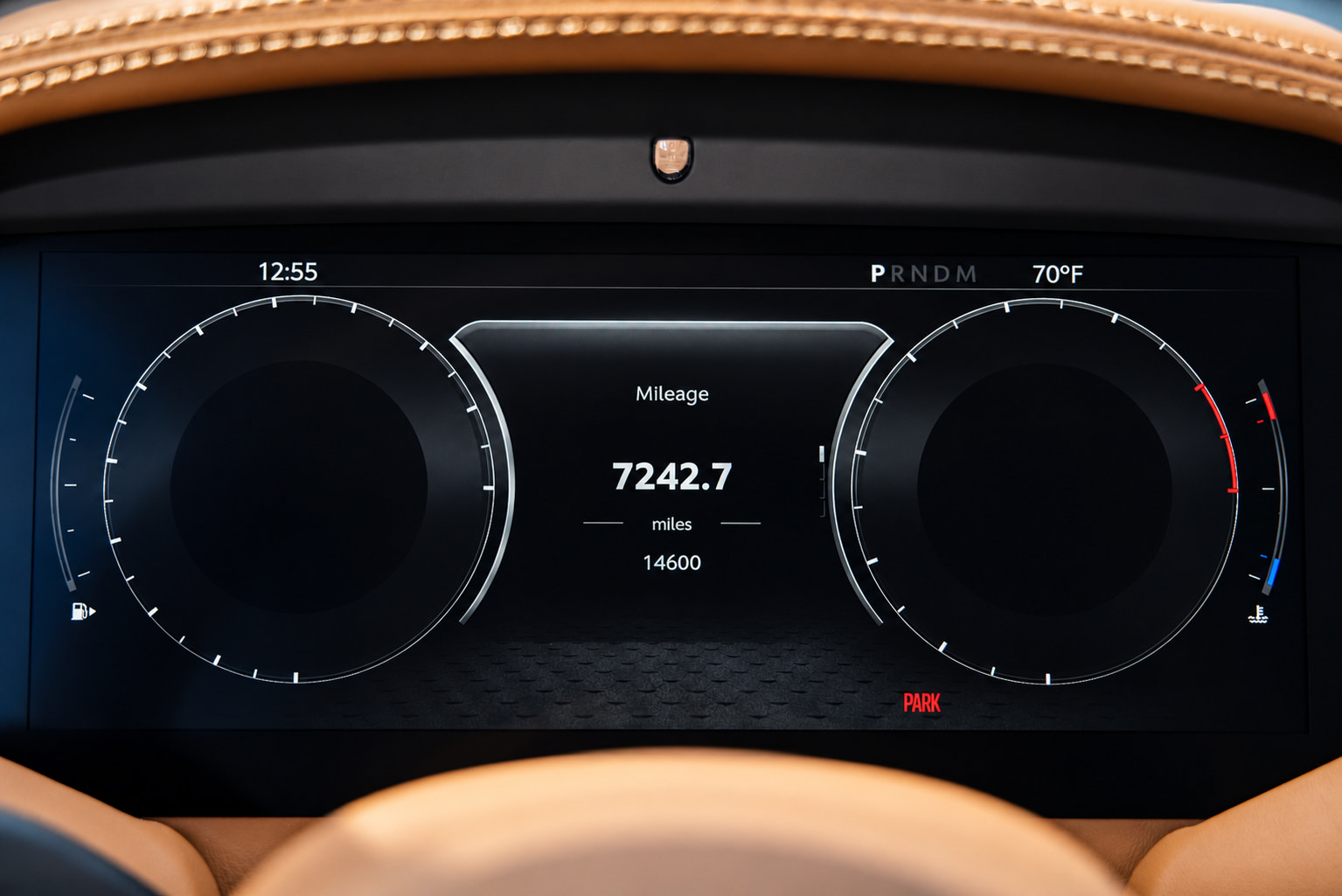 Used 2024 Aston Martin DB12 Convertible RWD image 10