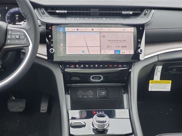 New 2026 Jeep Grand Cherokee Limited image 17