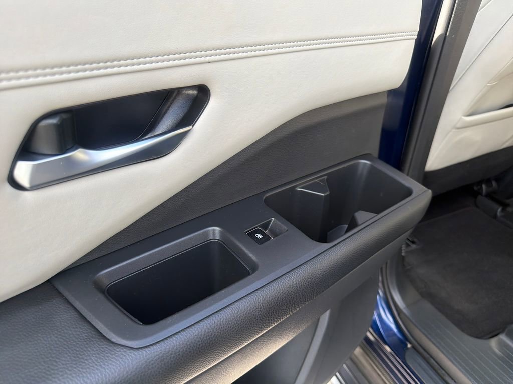 Used 2022 Nissan Pathfinder Platinum w/ Cargo Package image 22