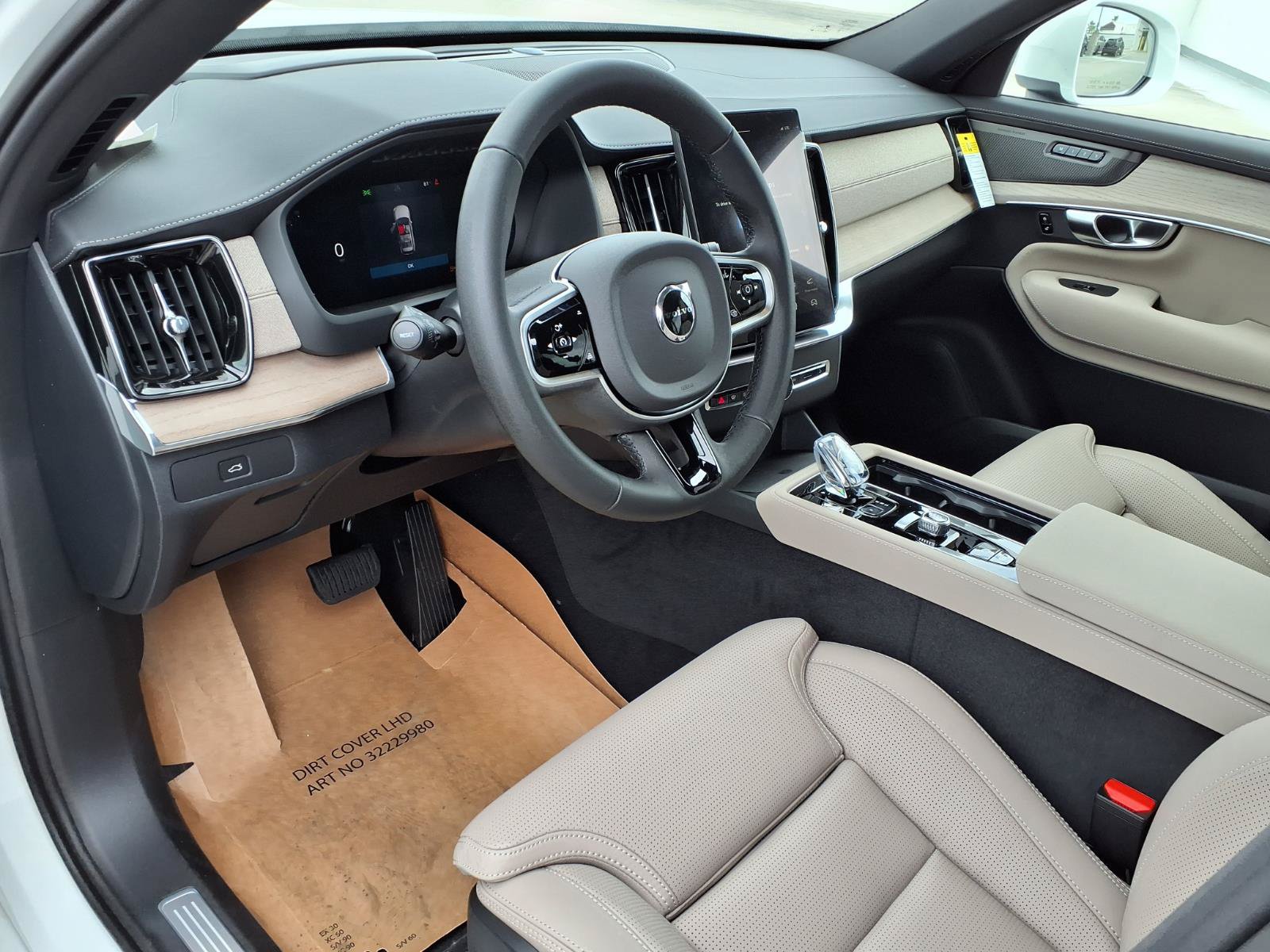 New 2026 Volvo XC90 B5 Ultra w/ Protection Package Premier AWD/4WD image 12