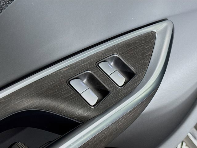 Used 2024 Lucid Air Pure image 29