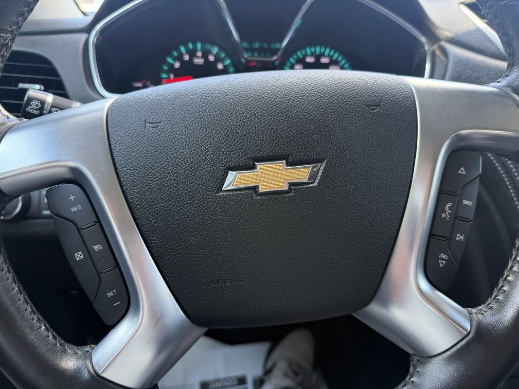 Used 2016 Chevrolet Traverse LT w/ Style and Technology Package FWD image 7