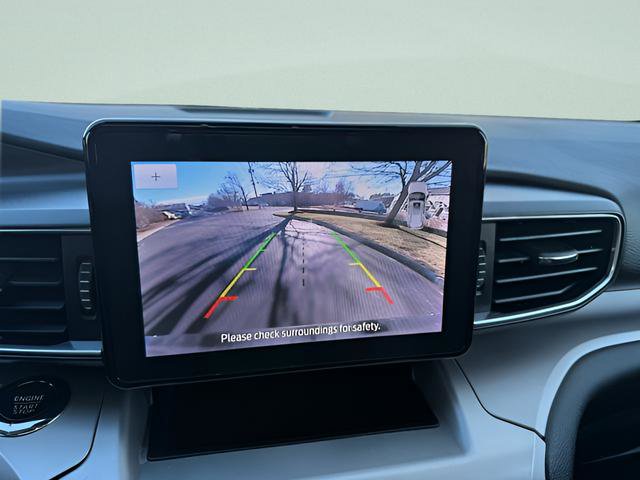 Used 2022 Ford Explorer XLT w/ Equipment Group 202A AWD/4WD image 11