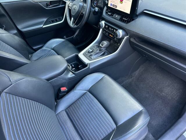 Used 2024 Toyota RAV4 XSE w/ Weather Package AWD/4WD image 19
