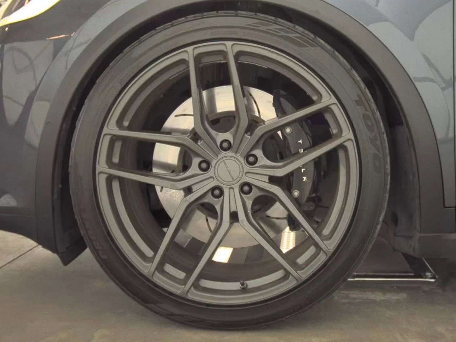 Used 2022 Tesla Model X Plaid image 6