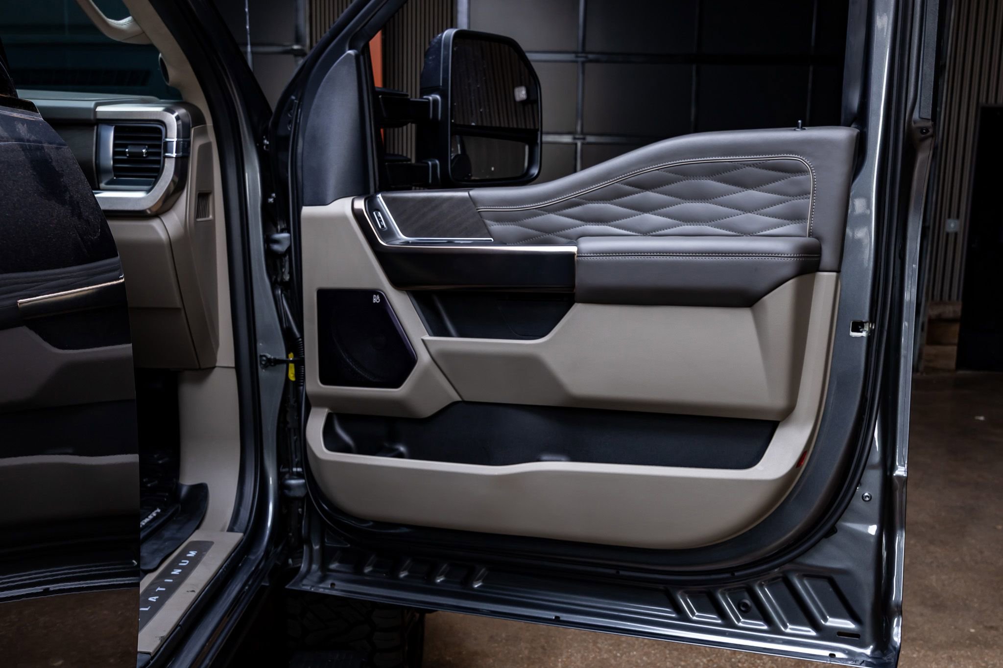 Used 2026 Ford F450 Platinum w/ Platinum Plus Package image 33