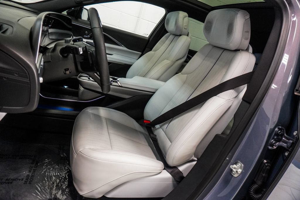 Used 2024 Cadillac Lyriq Sport AWD/4WD image 6