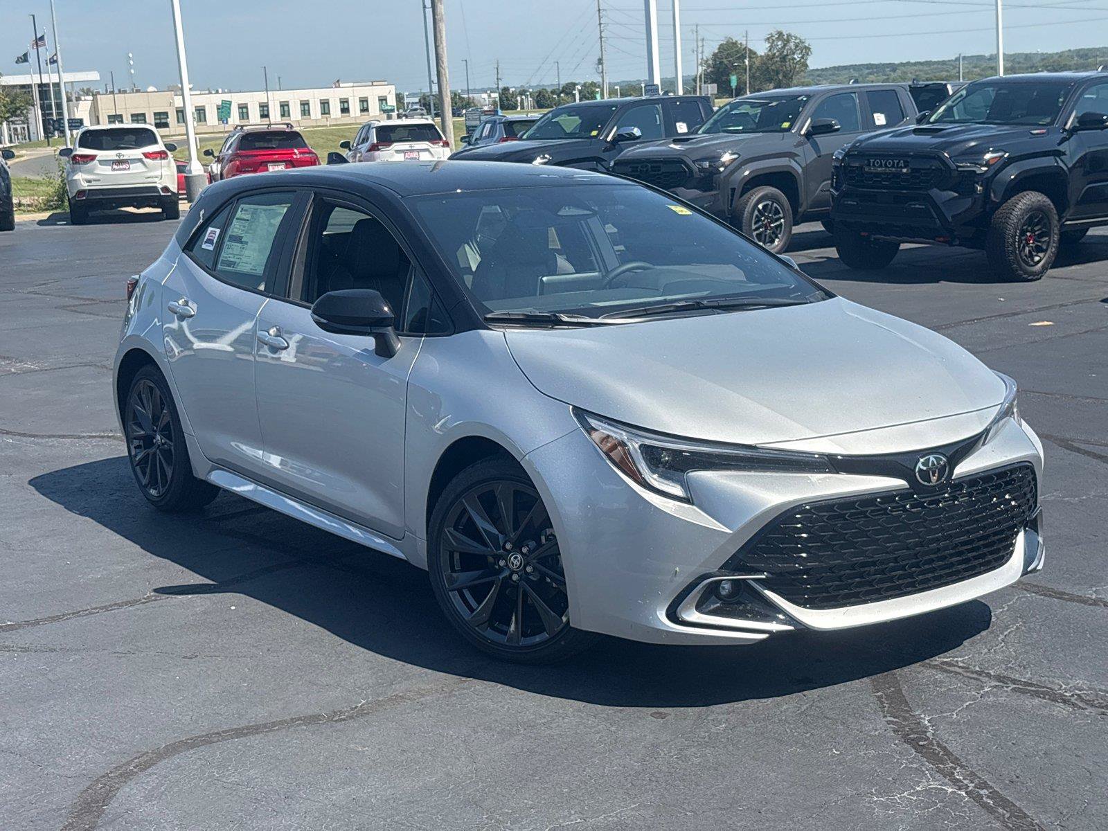Used 2026 Toyota Corolla XSE FWD image 2