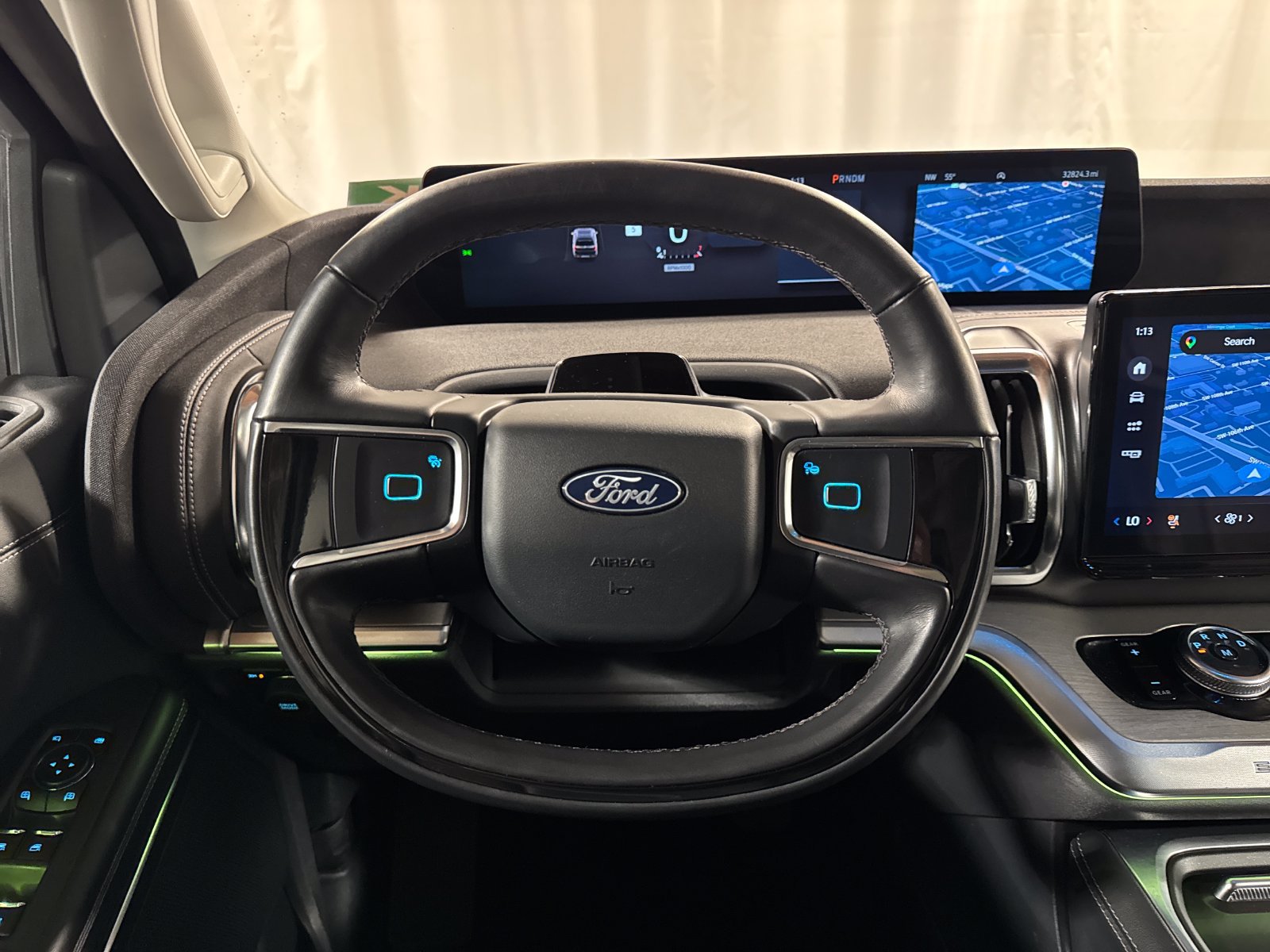 Used 2025 Ford Expedition Max Platinum AWD/4WD image 18