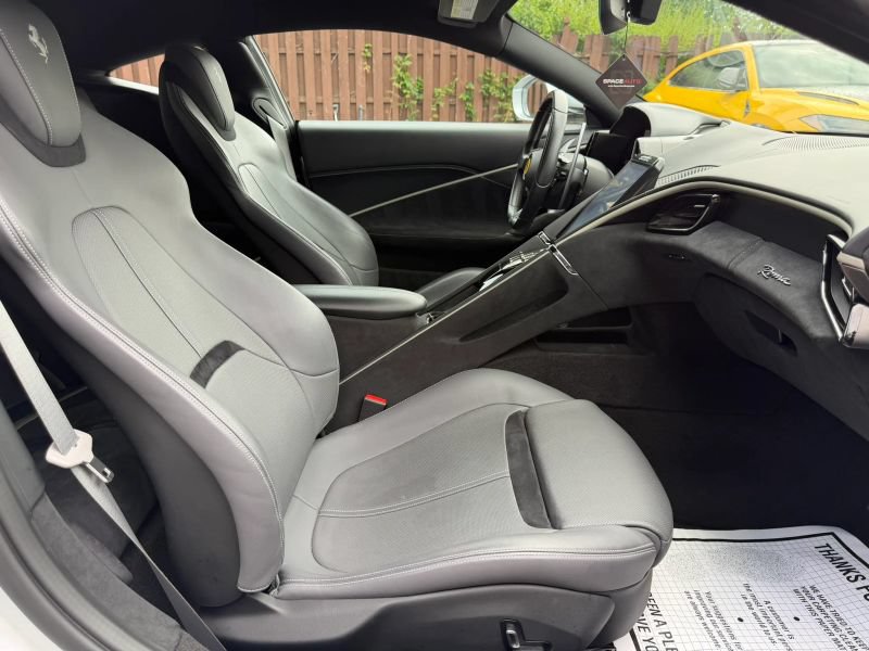 Used 2021 Ferrari Roma RWD image 21