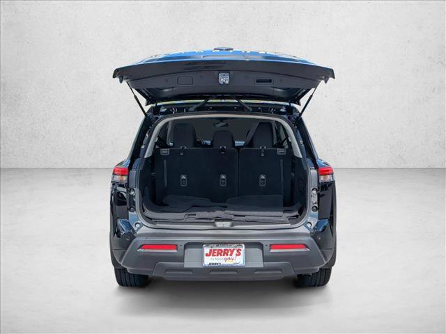 Used 2024 Nissan Pathfinder S image 8