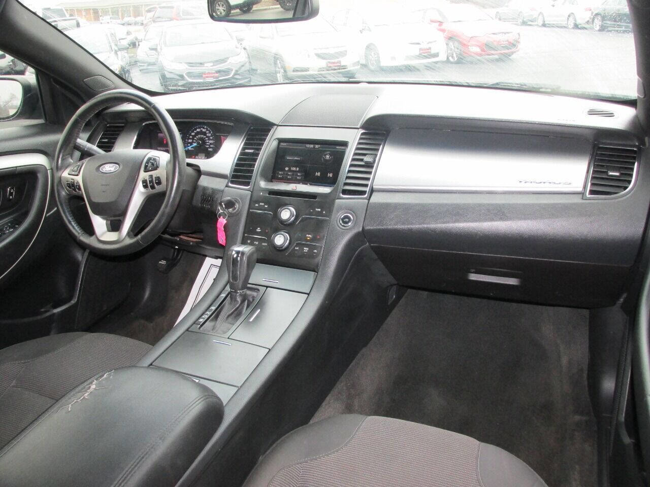 Used 2013 Ford Taurus SEL image 22
