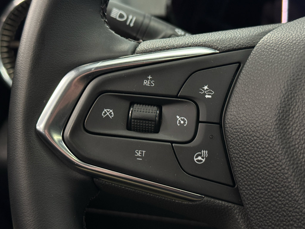 Used 2024 Chevrolet Trax ACTIV w/ Sunroof Package FWD image 19
